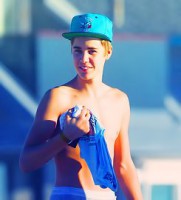 /album/justin-bieber-en-la-playa/a408938-284063574984938-142937649097532-796558-1886872435-n-jpg1/