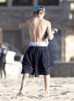 /album/justin-bieber-en-la-playa/a396420-337950726216933-294830160528990-1411987-308575562-n-jpg/